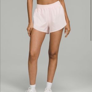 Find your pace high rise lined short 3”               strawberry milkshake color
